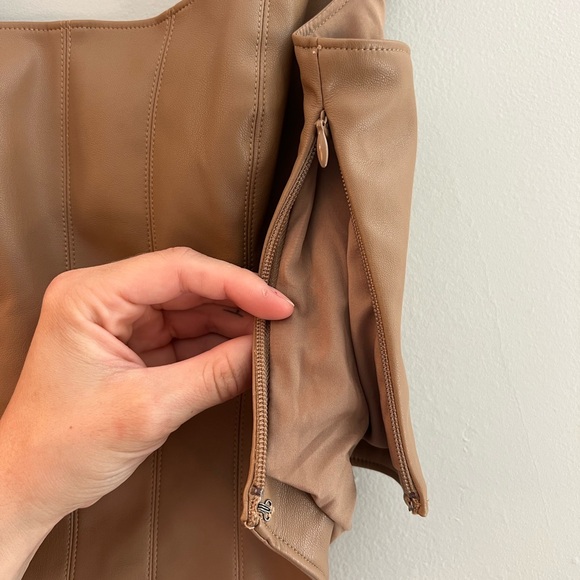 Abercrombie & Fitch Faux Leather Tan Corset Crop Top Size Small A&F - Picture 4 of 8